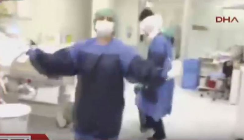 شاهد..فضيحة الرقص بغرفة الإنعاش