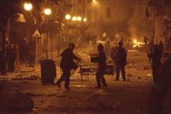 الإحتجاجات تتواصل و الجزائر على فوهة بركان