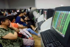 النفط والدولار والبورصات تهبط بسبب تهاوي أسهم الصين