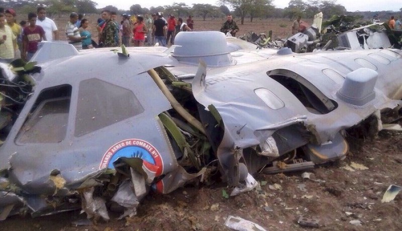 مقتل 11 جنديا في تحطم طائرة عسكرية شرق كولومبيا