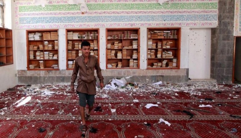 مقتل واصابة أكثر من 100 شخص في تفجيرين استهدفا مسجدا بالعاصمة صنعاء