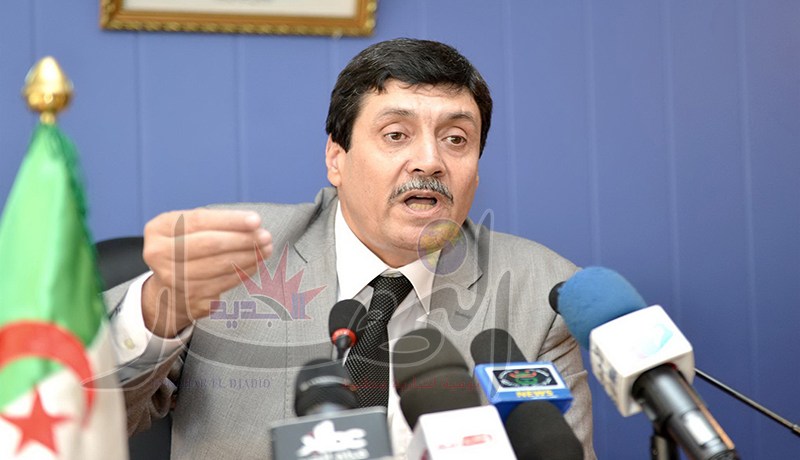 ماذا يحدث في وزارة المجاهدين