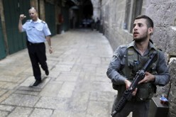 3 عمليات طعن في يوم واحد ومقتل فلسطينييْن