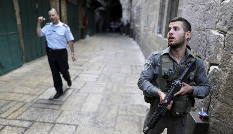3 عمليات طعن في يوم واحد ومقتل فلسطينييْن