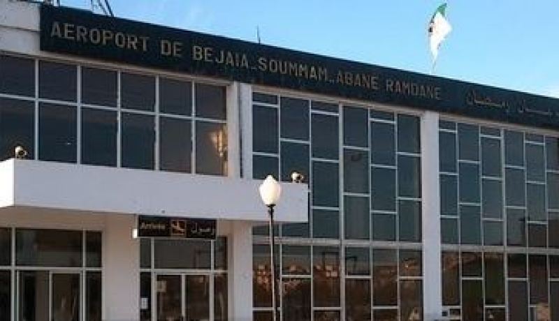 حجز معدات هجومية عسكرية محظورة بمطار عبان رمضان في بجاية