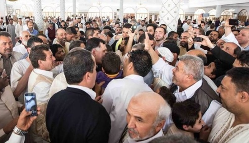 لأول مرة حكومة الوفاق الوطني بقيادة  السراج وسط طرابلس