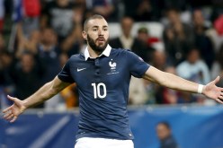 بنزيما يغرد فرحا بدخوله قائمة المرشحين لجائزة الكرة الذهبية