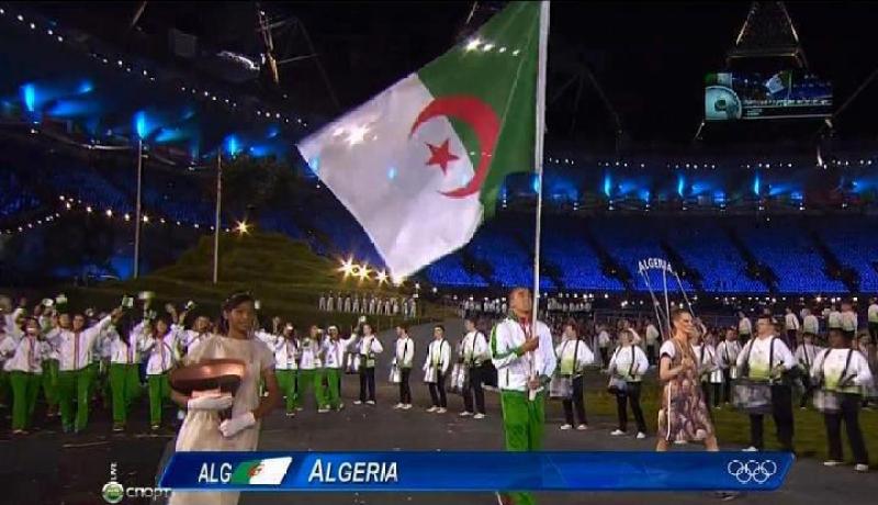 النشيد الوطني الجزائري و رمز الدولة الجزائرية يهان في بريطانيا