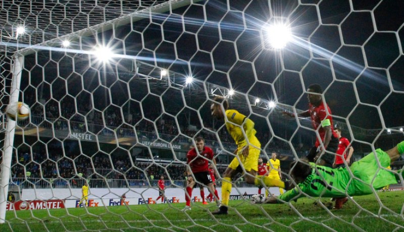 بوروسيا دورتموند يكتسح أوغسبورغ بخماسية