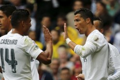 ريال مدريد يفوز على بالماس وينفرد بالصدارة