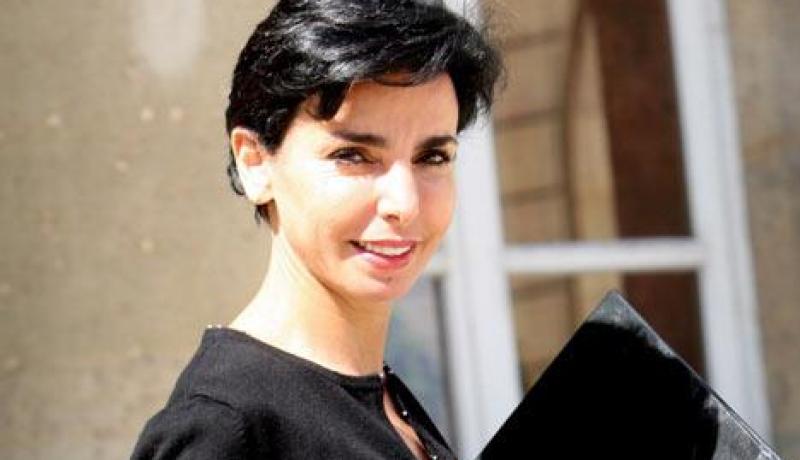 فضيحة تطارد الوزيرة  والسبب  فولارات
