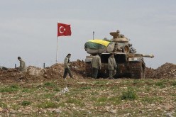 مقتل 3 أشخاص باشتباكات وحظر تجوال في بلدة جنوب تركيا