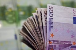 دولة تمنح العاطلين عن العمل راتبا ثابتا