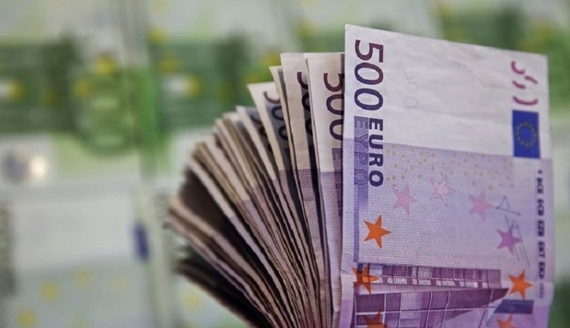 دولة تمنح العاطلين عن العمل راتبا ثابتا