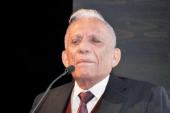 وفاة الشاعر العراقي عبد الرزاق عبد الواحد عن عمر ناهز 85 عاما