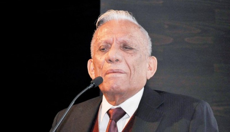 وفاة الشاعر العراقي عبد الرزاق عبد الواحد عن عمر ناهز 85 عاما