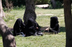 مجاهدات النكاح  يشتكين من الشامبو وصالونات التجميل في دولة داعش