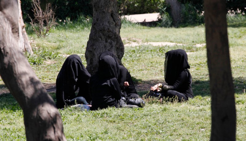 مجاهدات النكاح  يشتكين من الشامبو وصالونات التجميل في دولة داعش