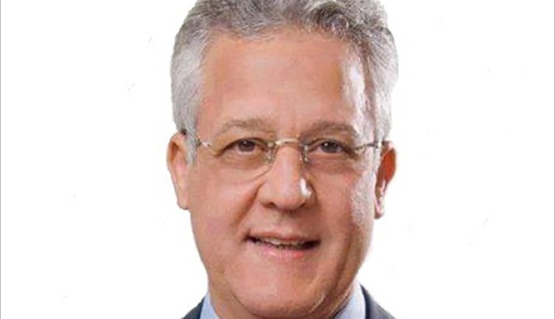 شهاب صديق: “بوتفليقة يُمارس مهامه على أحسن وجه”