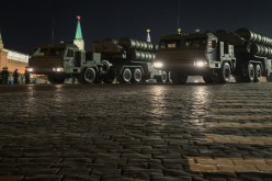 روسيا تبدأ توريد صواريخ “إس-300” لإيران