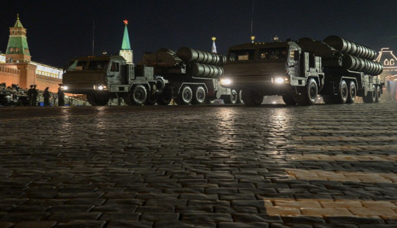 روسيا تبدأ توريد صواريخ “إس-300” لإيران