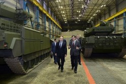 بوتين يشاهد ولادة أحدث دبابة أرماتا في مصنع بروسيا