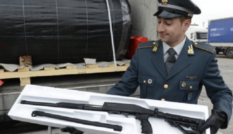 حجز أكثر من 800 قطعة سلاح حاول مهرب تركي تهريبها الى بلجيكا