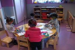 روضات متنقلة ومراكز للتكفّل بالمسنين لشباب  أنساج