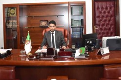 وزير العلاقات مع البرلمان يعزي عائلة الراحل الدكتور “محمد بن بريكة”