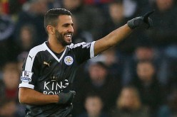 هاتريك لمحرز يقود ليستر سيتي إلى قمة البريميير ليغ