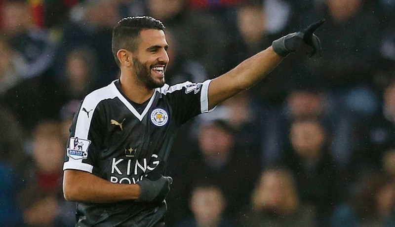 هاتريك لمحرز يقود ليستر سيتي إلى قمة البريميير ليغ