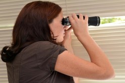 الانشغال بأحوال الناس.. مرض انتقل من الفرد إلى المجتمع !