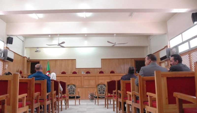 توقيف عقيد مزيف حاول التوسط لعشيقته الطالبة لإنجاحها في الدراسة بجامعة سطيف