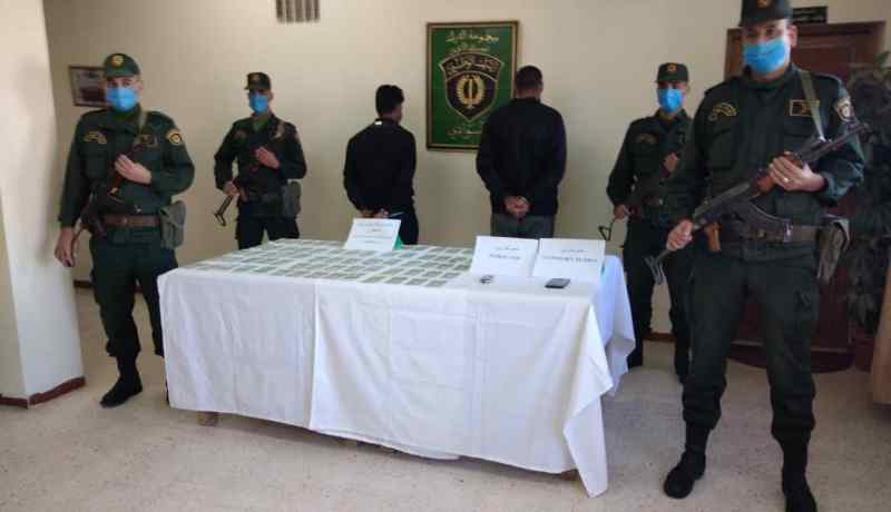 بالفيديو.. درك الوادي يطيح بشبكة مختصة في تزوير وتقليد الأوراق النقدية من فئة 2000دج