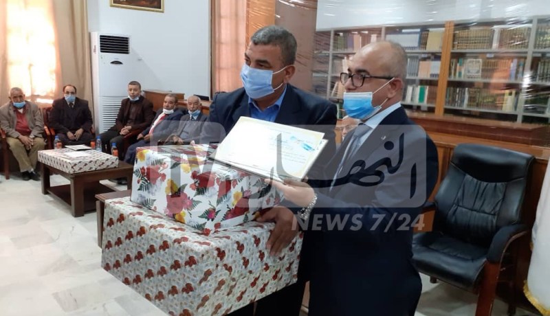 تكريم المتفوقين الأوائل في الإمتحانات الرسمية للأطوار الثلاثة بالبيض