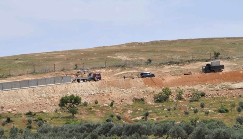 تركيا تبني جدارا بطول 82 كلم على الحدود مع سوريا