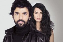 سيلفي يجمع إيلين وعمر بطلي مسلسل العشق الأسود