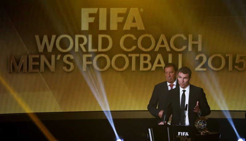 لويس إنريكي أفضل مدرب في العالم لعام 2015