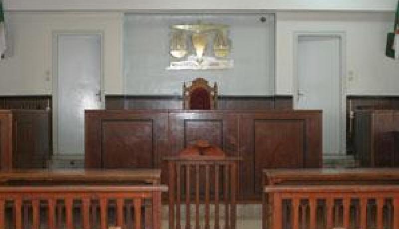 شاب يُبلّغ عن إفريقيين حاولا سلبه سيارته بعدما أوهماه بشرائها في دالي إبراهيم