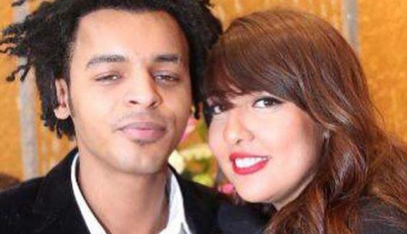 مي كساب تؤدي مناسك العمرة رفقة زوجها أوكا