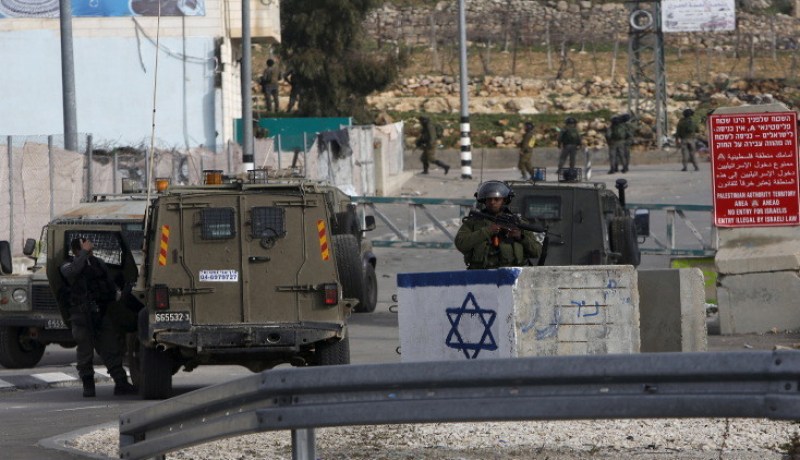 استشهاد فلسطيني وإصابة آخر في عملية دهس نفذها مستوطن