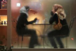 إيران تغلق مطاعم ومقاهي من أجل الحفاظ على الاخلاق