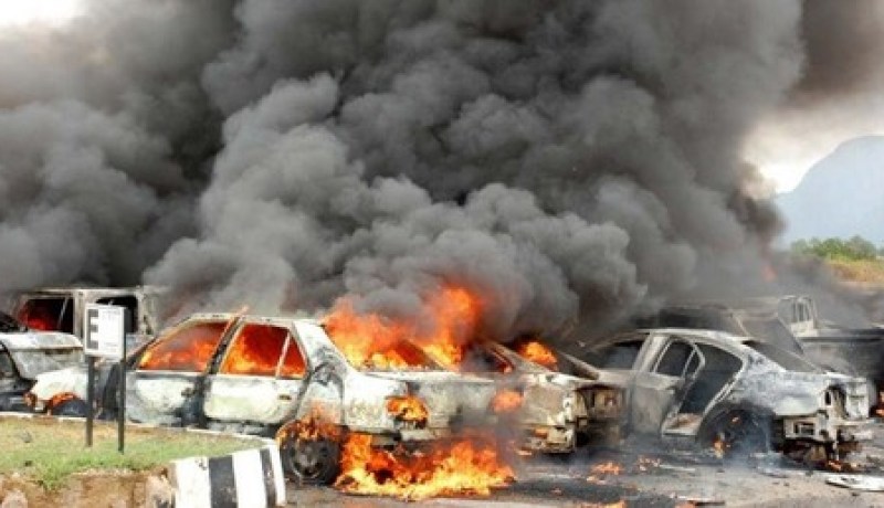 مقتل 22 مدنيا في 3 عمليات انتحارية بعدن وداعش يتبنى