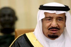 السعودية تقيل وزير العمل بعد ارتفاع نسبة البطالة في البلاد