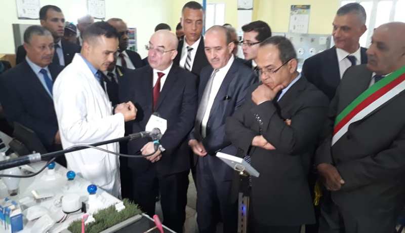 وزير الداخلية يدشن مركز مكافحة السرطان ببشار