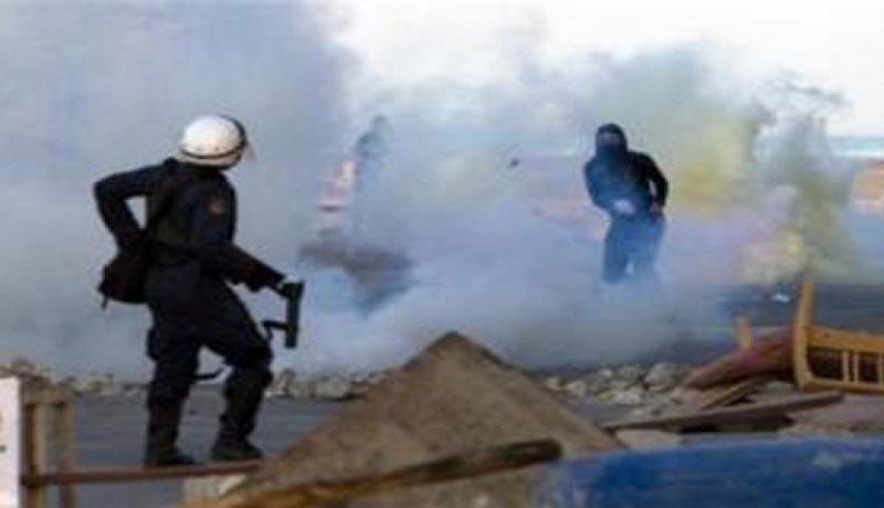 قنابل غاز وعبوات حارقة في مواجهات بين الشرطة ومحتجين في البحرين
