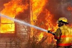 حريق يدمر برج تاريخي في جنوب غربي الصين