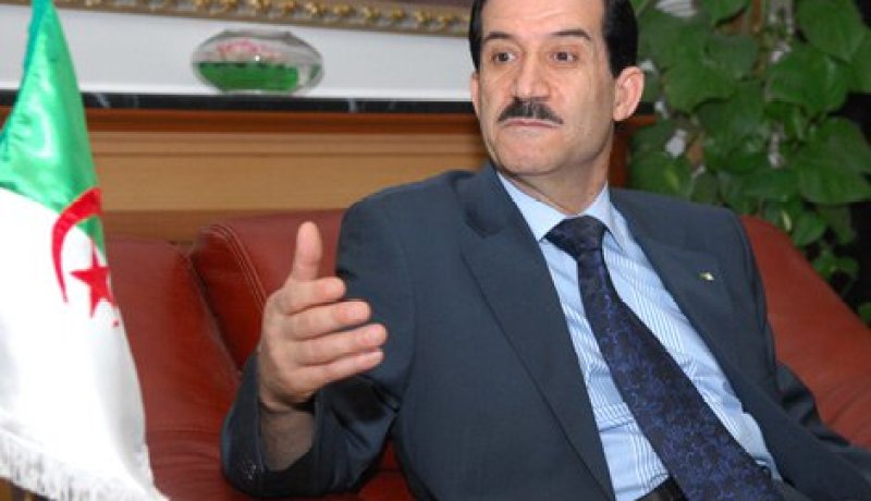 غول يستعرض العضلات