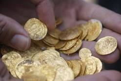 أحد هواة الآثار يعثر على كنز ذهبي من حقبة النازية