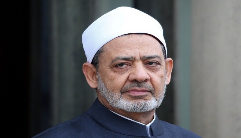 جامعة الأزهر تصدر قرارها النهائي بشأن فتاة “فيديو الحضن”